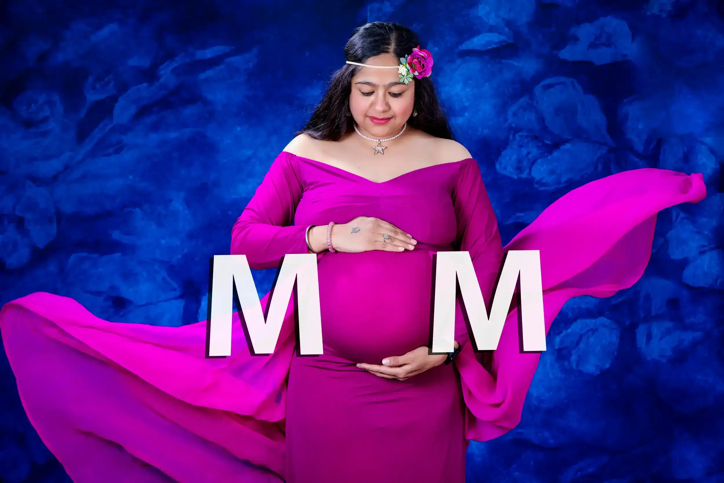 Elegant Maternity Photoshoot Delhi